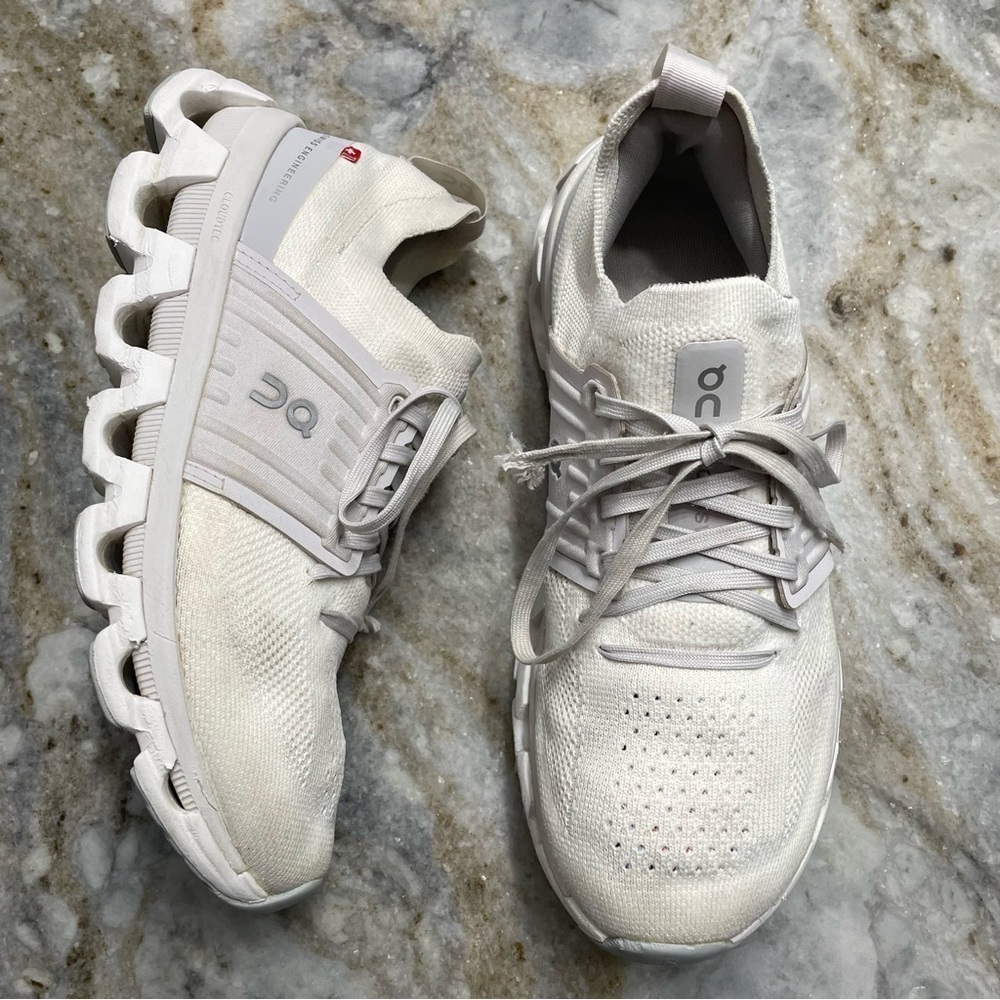 On Running Cloudswift 3 Sneakers in White Frost Women’s 7.5